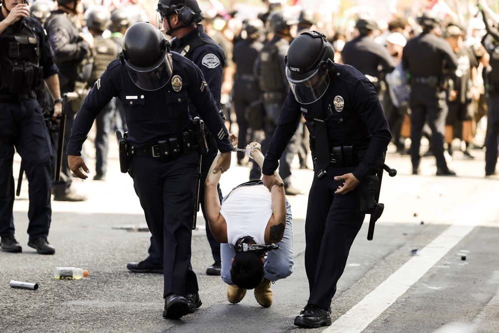 xarrestos.jpg.pagespeed.ic.y5AgPhnuz4