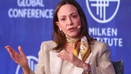 La líder de la oposición venezolana, María Corina Machado, interviene durante la 29.ª Conferencia Global anual del Instituto Milken en el hotel Beverly Hilton de Beverly Hills, California, el 4 de mayo de 2026.